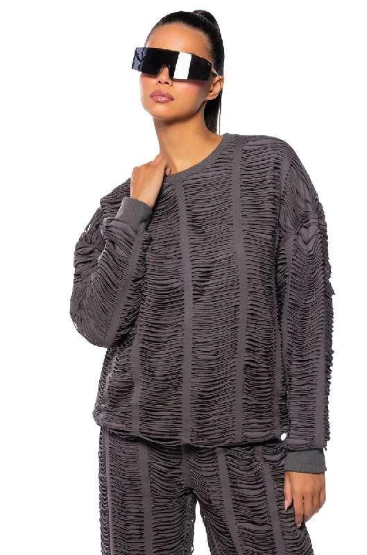 DISTRESSED OVERSIZE SWEATSHIRT